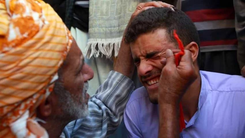 كُحل الإثمد'.. عادات قديمة تهدد حياة الناس بالعمى