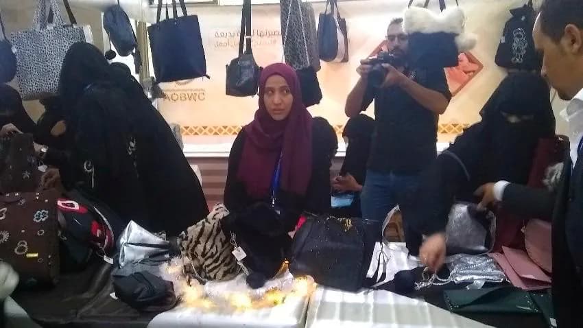 الكفيفة بشرى الضبياني.. الإصرار في مواجهة الإحباط!!