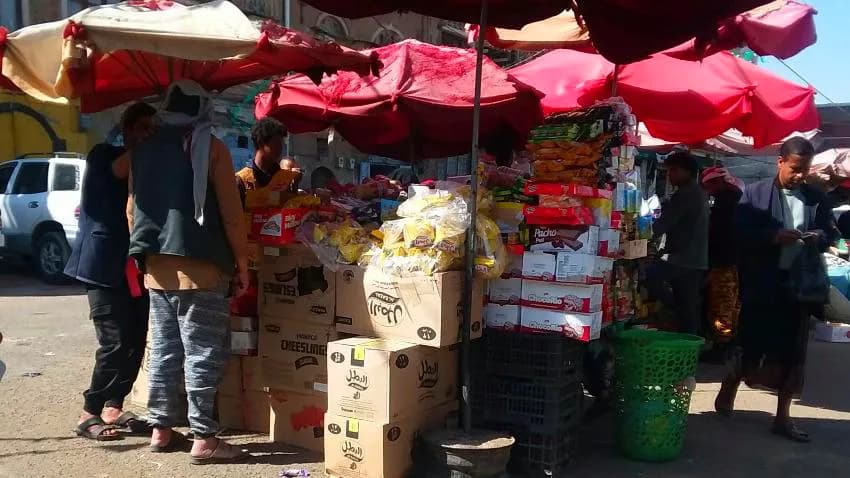 موقع "بلقيس" يرصد عمليات بيع مواد غذائية منتهية الصلاحية في صنعاء
