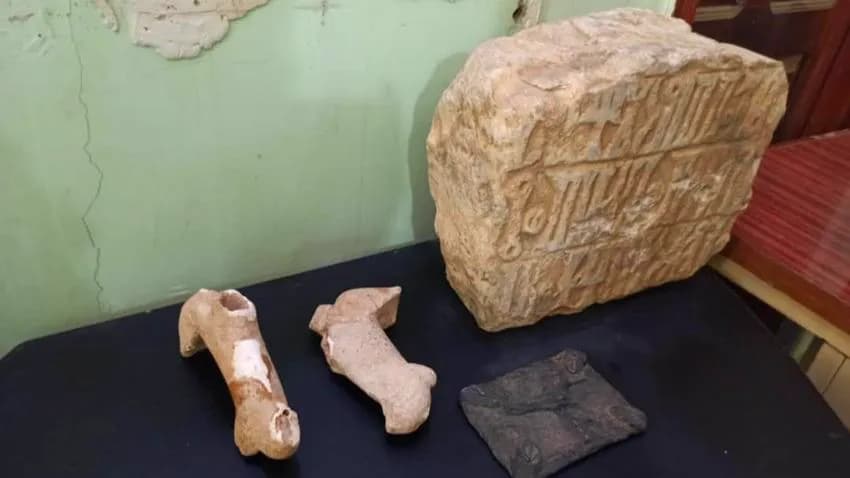 120 قطعة أثرية.. نافذة أمل لاستعادة الآثار المنهوبة في تعز