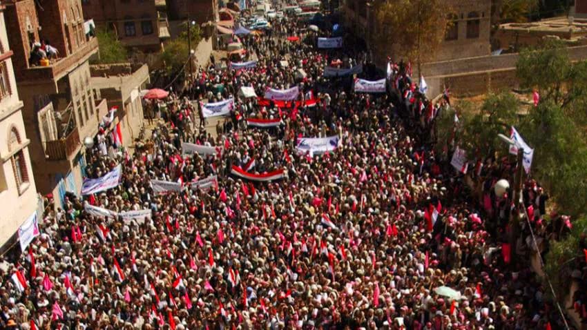 فقدان المصالح.. لماذا تسخط بعض الفئات على ثورة 11 فبراير؟