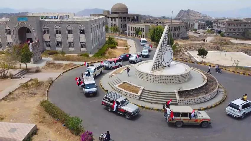 مبادرة النقل المجاني.. هل تخفف معاناة طلاب جامعة تعز؟