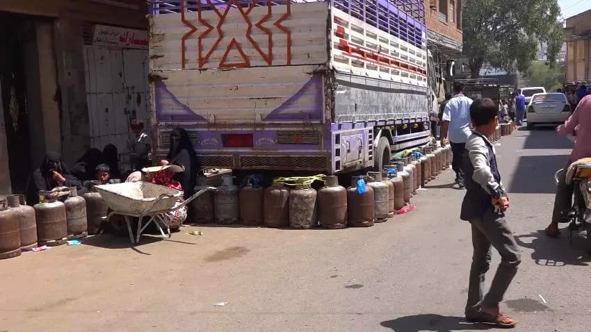هل يتم تهريب بعض حصة تعز من الغاز إلى مناطق الحوثيين؟
