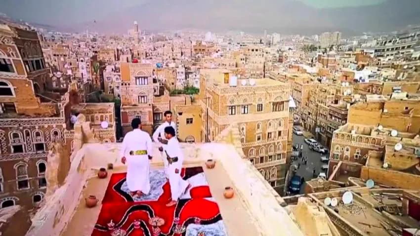 اليمنيون يكافحون لانتزاع الفرح في العيد الثامن من عمر الحرب