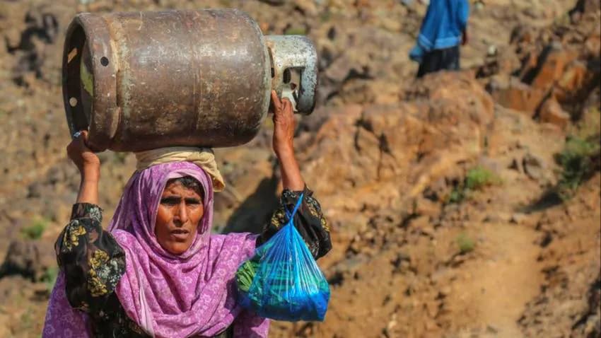 "إمبراطورية مالية جديدة".. أكثر من ألف شركة تجارية لعناصر الحوثيين