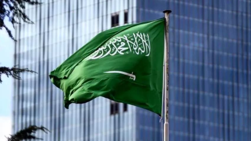 حاضنة الديكتاتوريات والمستبدين.. من الإمام محمد البدر إلى غوتابايا