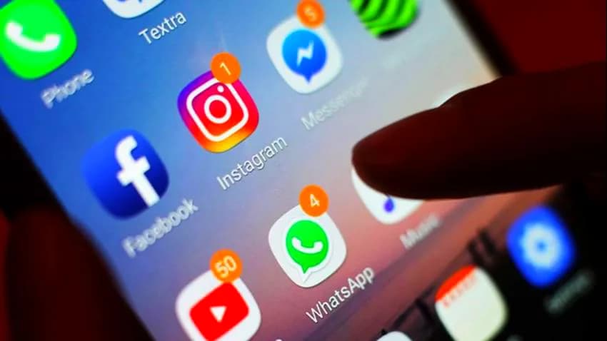 مواقع التواصل في اليمن.. تسطيح للقضايا الوطنية ومعارك جانبية على حساب هموم الناس