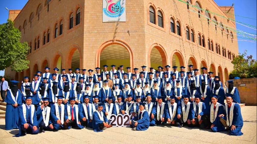 "نادي الخريجين".. خنجر مليشيا الحوثي لقتل فرحة الطلاب