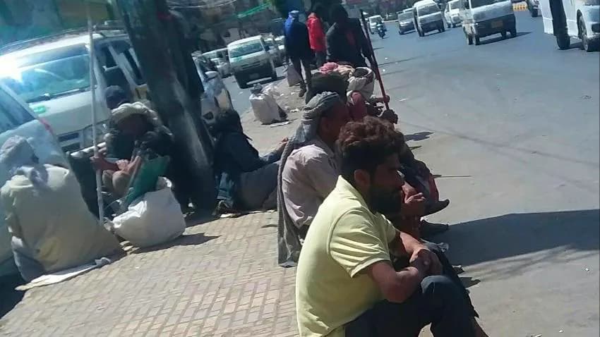 هكذا تستغل مليشيا الحوثي حاجة الفقراء لأجل إرسالهم للقتال في صفوفها