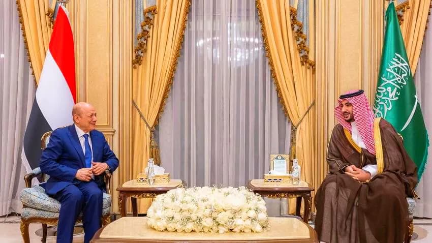 مصادر تكشف لبلقيس ما وراء إنشاء قوات درع الوطن التي تتبع رشاد العليمي مباشرة وتمولها السعودية