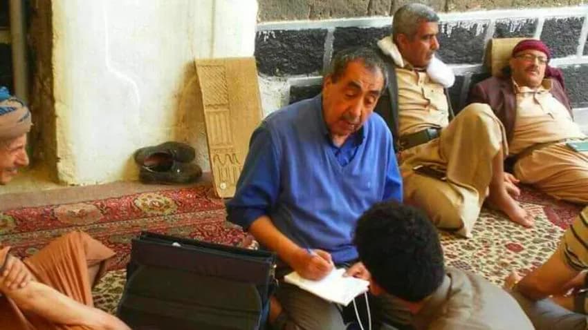 "الظفري".. طبيب بلا مقابل للفقراء في صنعاء القديمة