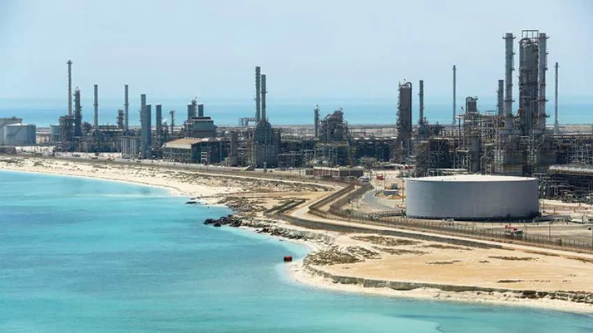 كيف أثّر التقارب السعودي - الحوثي على الاقتصاد اليمني؟