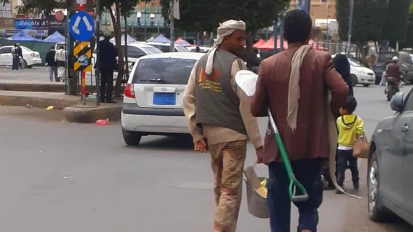 كيف تسبب الانقسام المصرفي بفقد آلاف اليمنيين وظائفهم ودفع بهم إلى البطالة!!