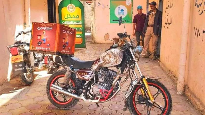 تراجع القدرة الشرائية وضعف الإقبال يجبر شركات التوصيل بصنعاء على إغلاق أبوابها