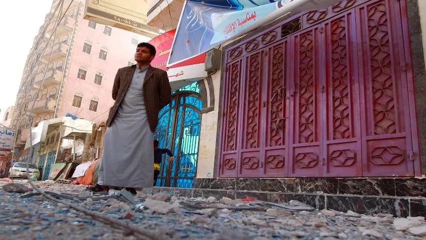 بأساليب القمع والابتزاز.. كيف تسعى مليشيا الحوثي للسيطرة على القطاع الخاص؟