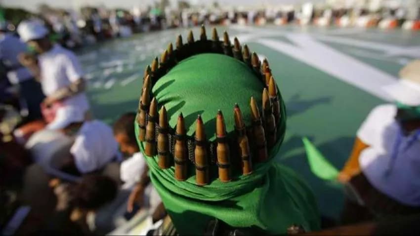 تمزيق الدستور.. مخطط حوثي لتعديل قوانين ولوائح ما تبقى من مؤسسات الدولة