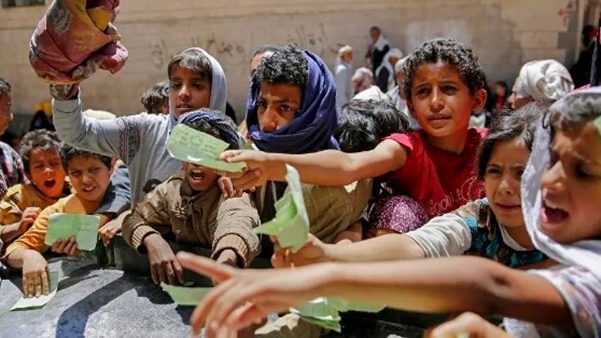 في ظل حالة اللاحرب واللاسلم وتوقف الدعم الإغاثي والتبرعات.. ما مصير الاقتصاد اليمني؟