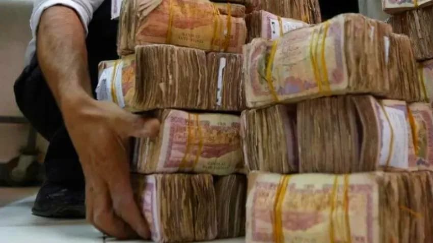 الريال اليمني ينهار مجددا والدول المانحة توقف القروض