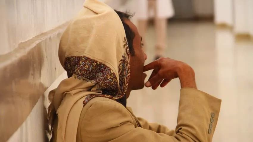 للهروب من أصحاب الديون.. طرقات متعرجة للوصول إلى المنزل
