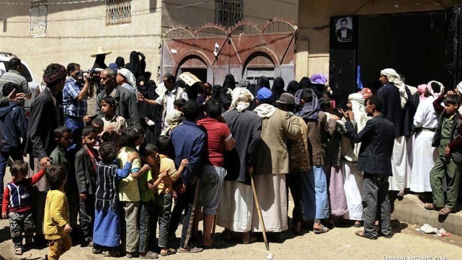 شبكة دولية: ارتفاع رسوم الشحن يهدد بزيادة الأسعار واتساع المجاعة في اليمن