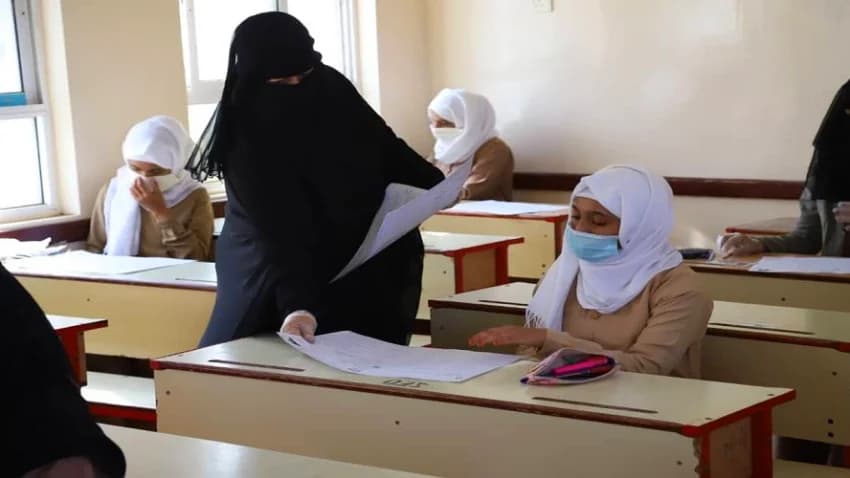 أحلام مكسورة.. قصة فتيات حُرمن من إكمال تعليمهن