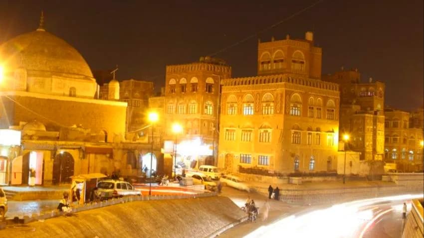ترتسم كلوحات فنية.. حضارة من قوالب الطين