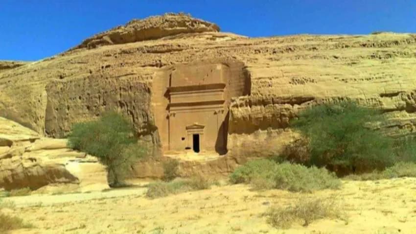عملية نهب منظمة لمتحف ظفار التاريخي في إب من قبل نافذين يتبعون مليشيا الحوثي
