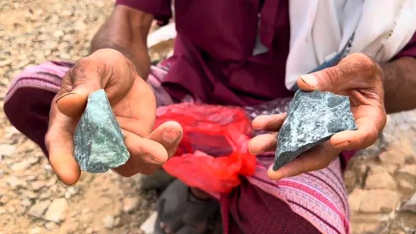 أبين.. أعمال تنقيب عشوائي بحثاً عن معادن ثمينة